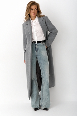 Пальто силуэтное с акцентными плечами