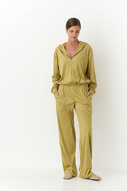 Костюм из экозамши на молнии