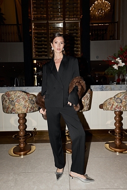 Брюки прямого кроя из костюмного атласа