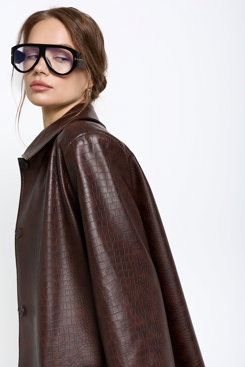 Тренч удлиненный из экокожи с эффектом тиснения