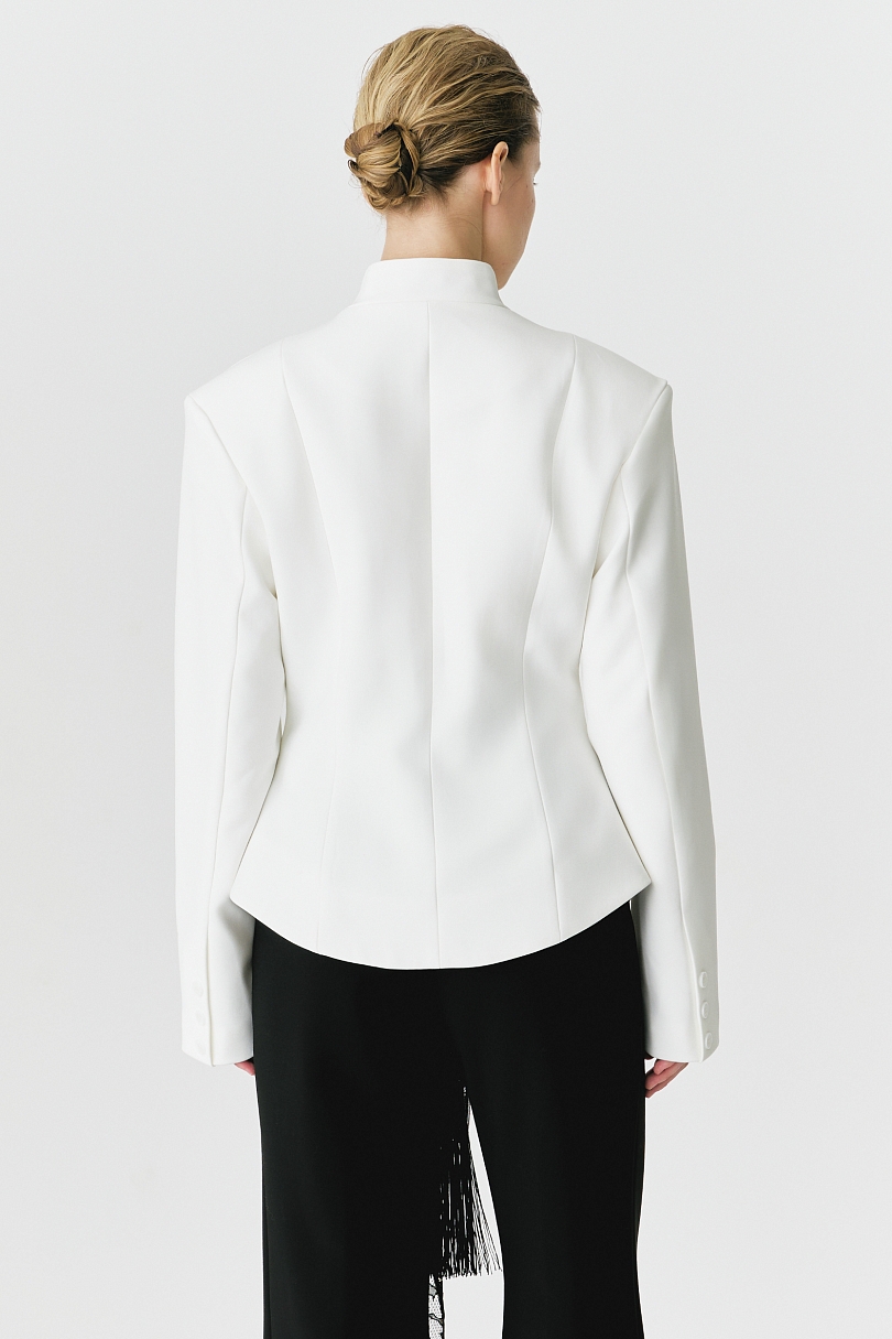 Жакет приталенный с рельефным воротником