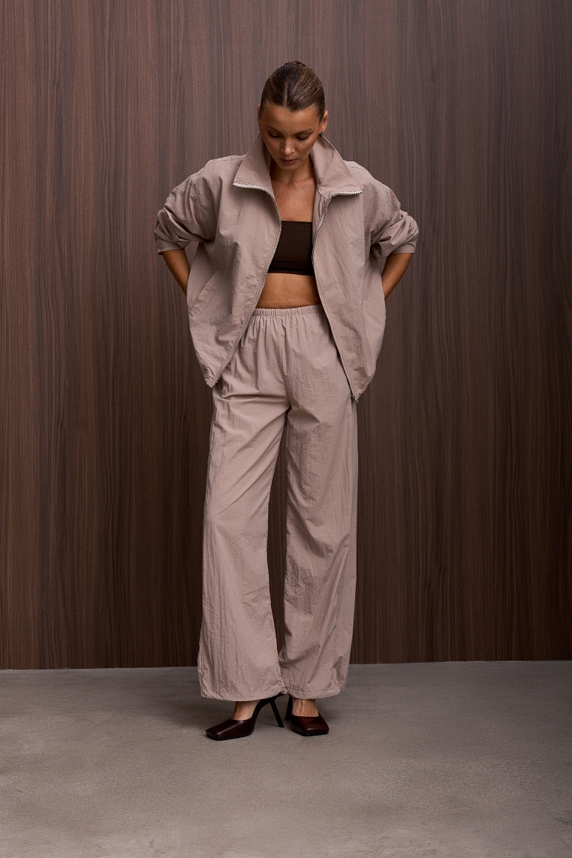 Ветровка из облегченной ткани