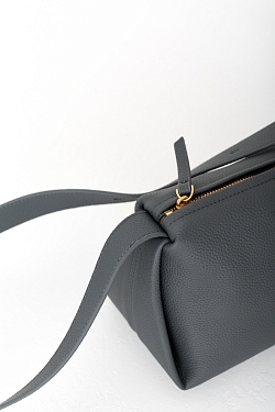 Сумка-хобо из зернистой кожи