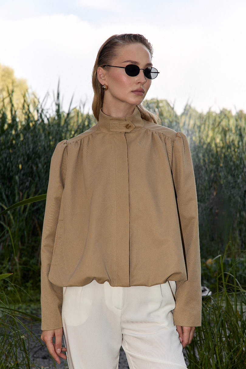 Тренч укороченный с декоративными сборками