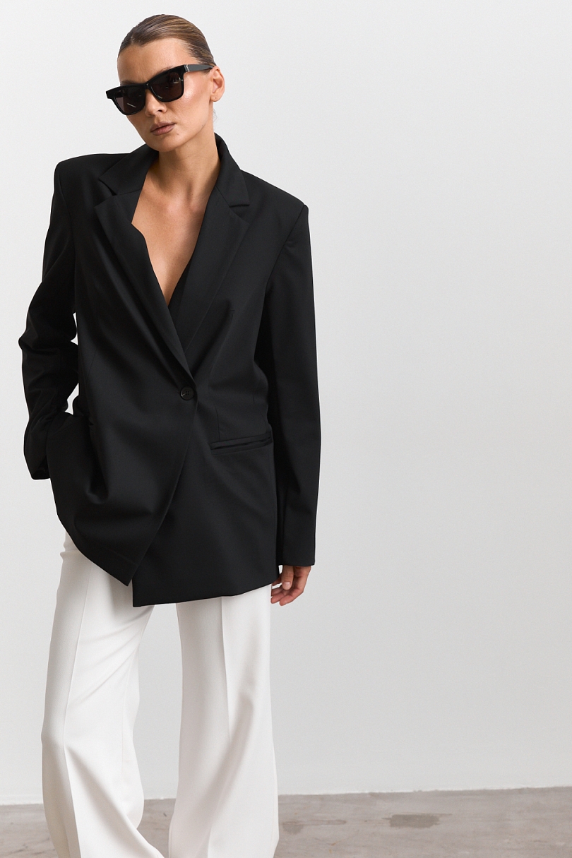 Жакет двубортный со смещенной застежкой