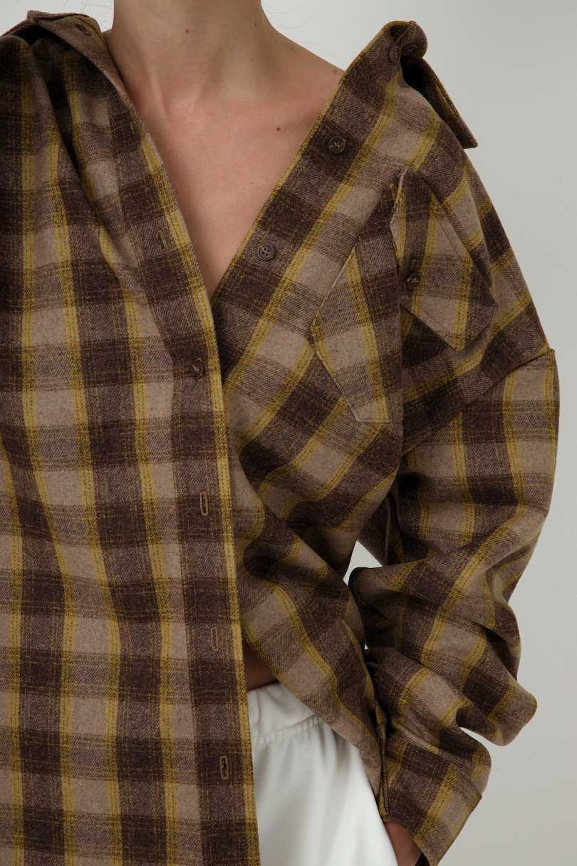 Рубашка из шерсти на пуговицах