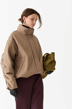 Бомбер утепленный со сборками по рукаву