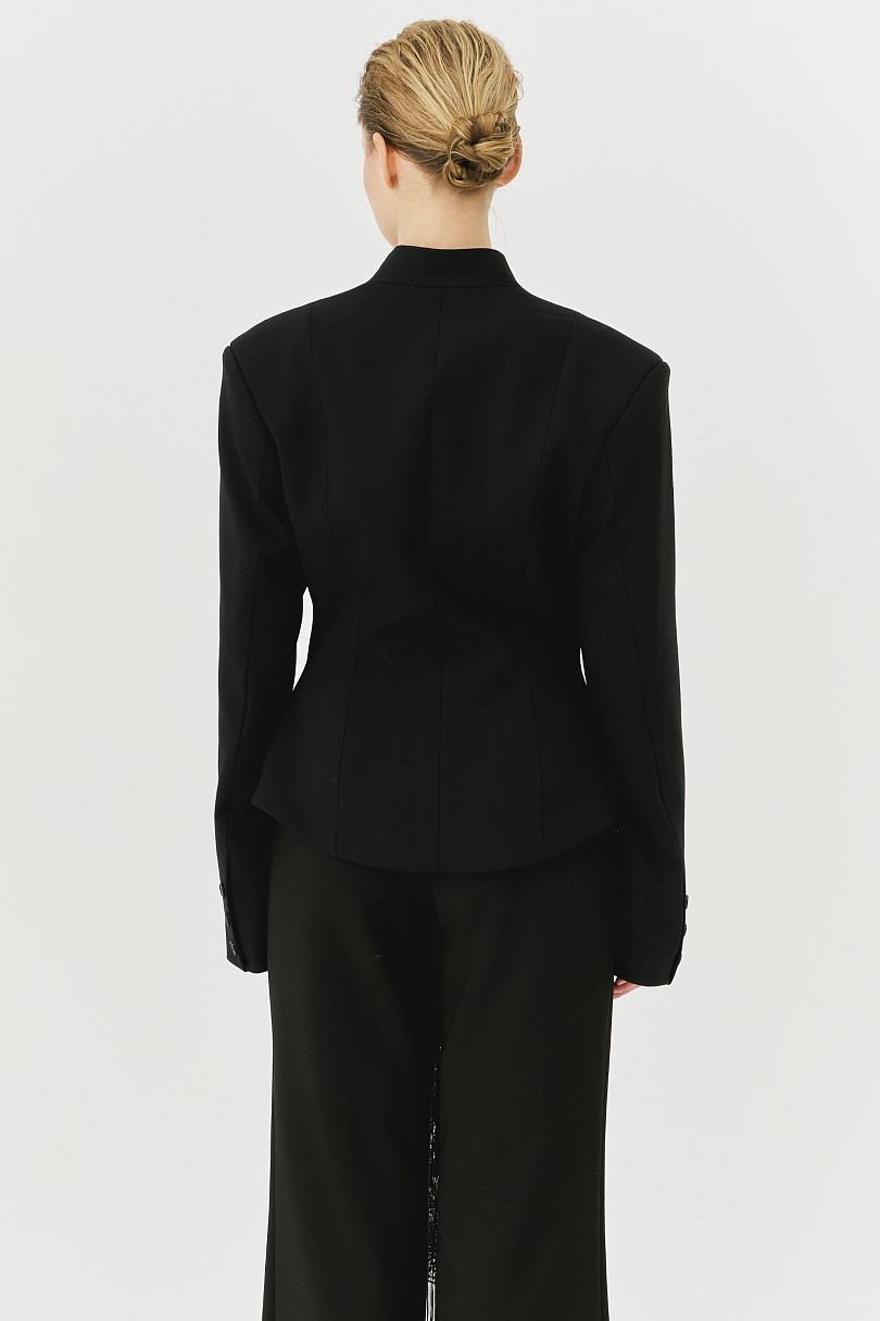 Жакет приталенный с рельефным воротником