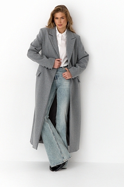 Пальто силуэтное с акцентными плечами