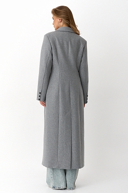 Пальто силуэтное с акцентными плечами