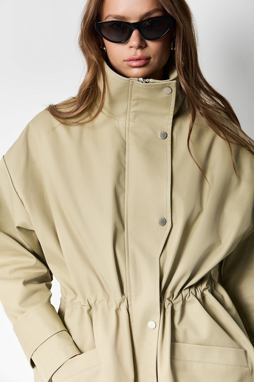 Ветровка с асимметричной планкой со съемным утеплителем