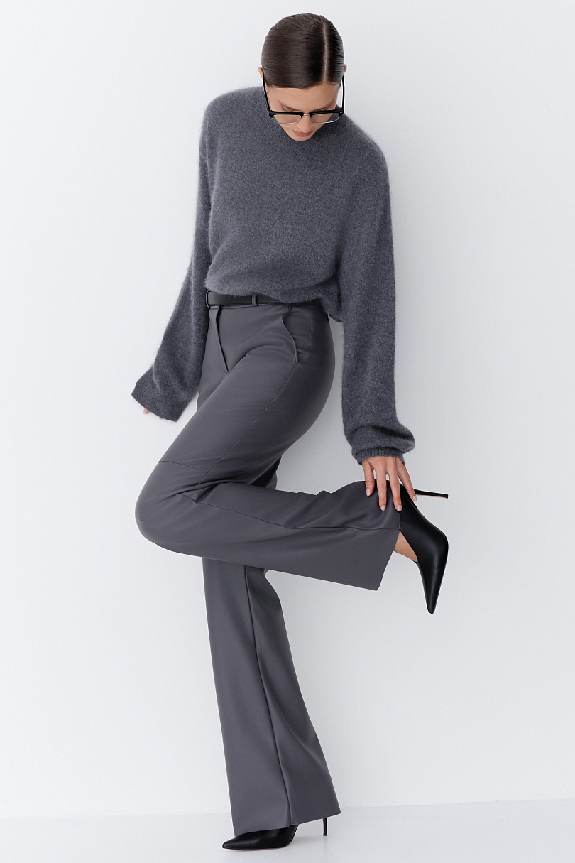 Брюки в расслабленном стиле из экокожи