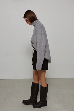 Свитер c горлом oversize 