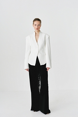 Жакет приталенный с рельефным воротником