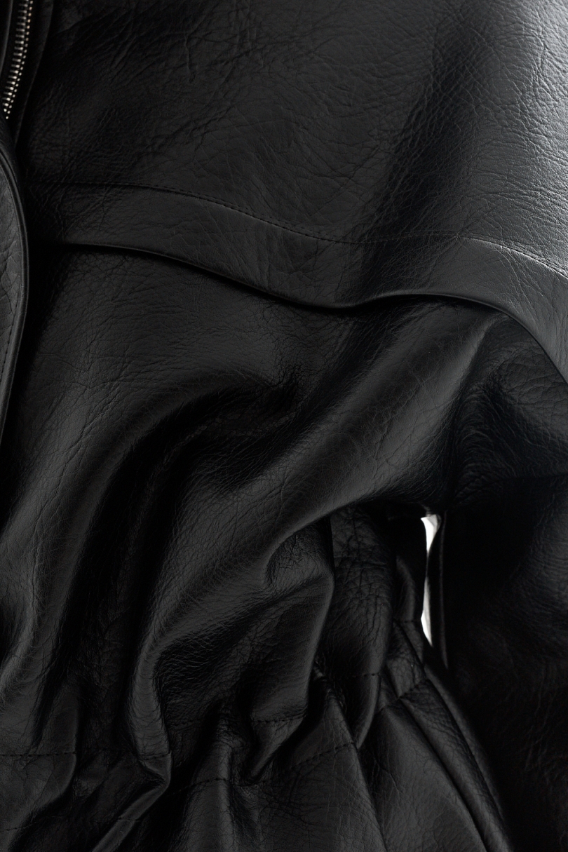 Парка из зернистой экокожи утепленная