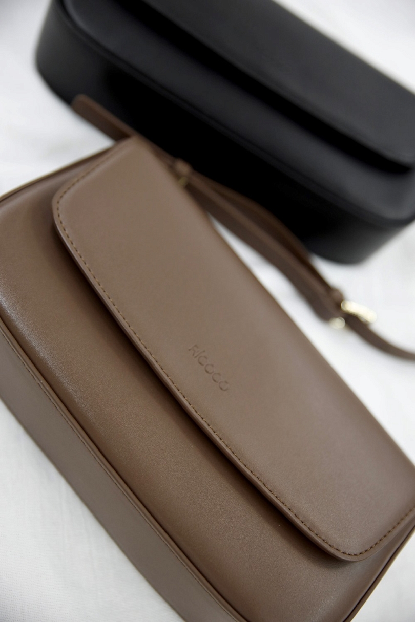 Сумка из натуральной кожи базовая с лого