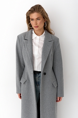 Пальто силуэтное с акцентными плечами