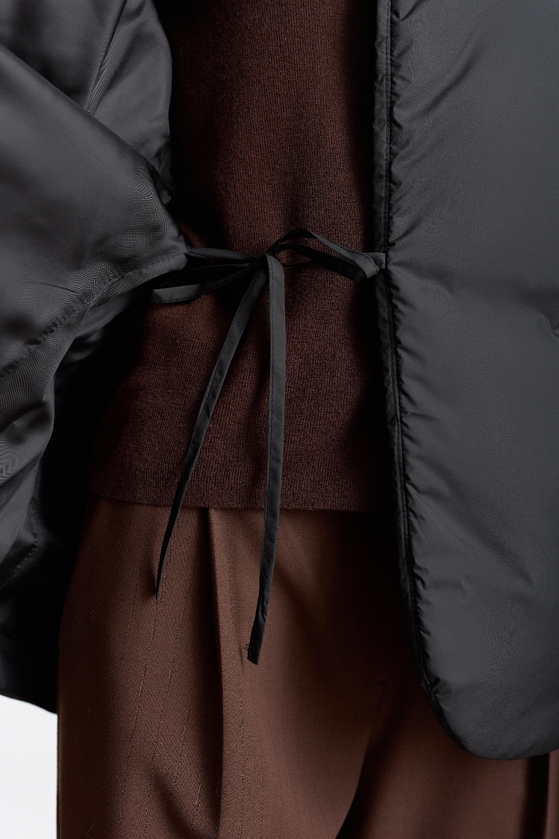 Куртка с цельнокроеным рукавом с поясом