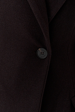 Пальто силуэтное с акцентными плечами
