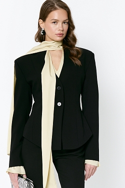 Жакет приталенный с рельефным воротником