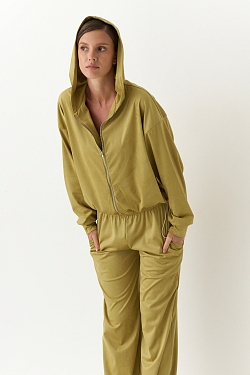 Костюм из экозамши на молнии