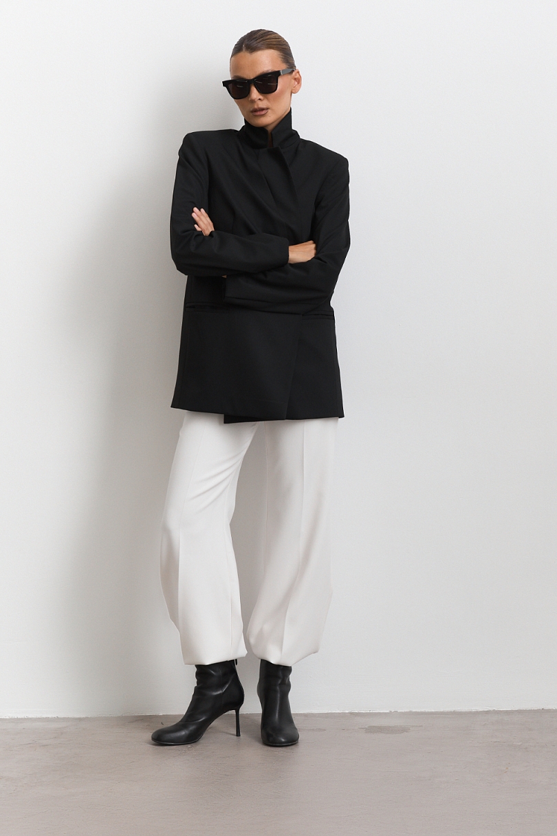 Жакет двубортный со смещенной застежкой