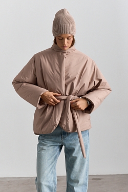 Куртка с цельнокроеным рукавом с поясом