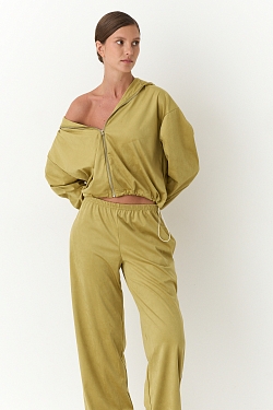 Костюм из экозамши на молнии