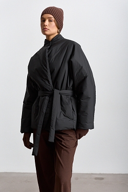 Куртка с цельнокроеным рукавом с поясом