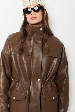 Парка из зернистой экокожи утепленная