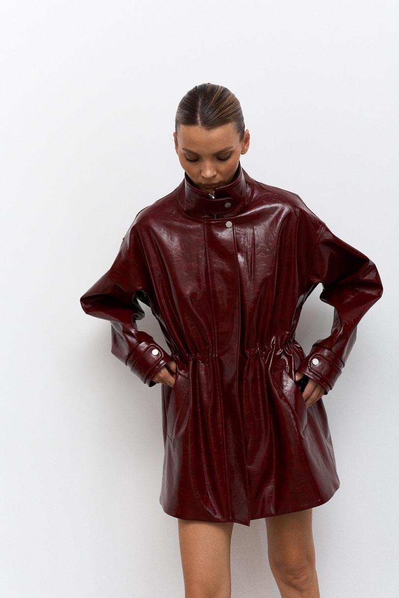 Парка из лакированной кожи утепленная