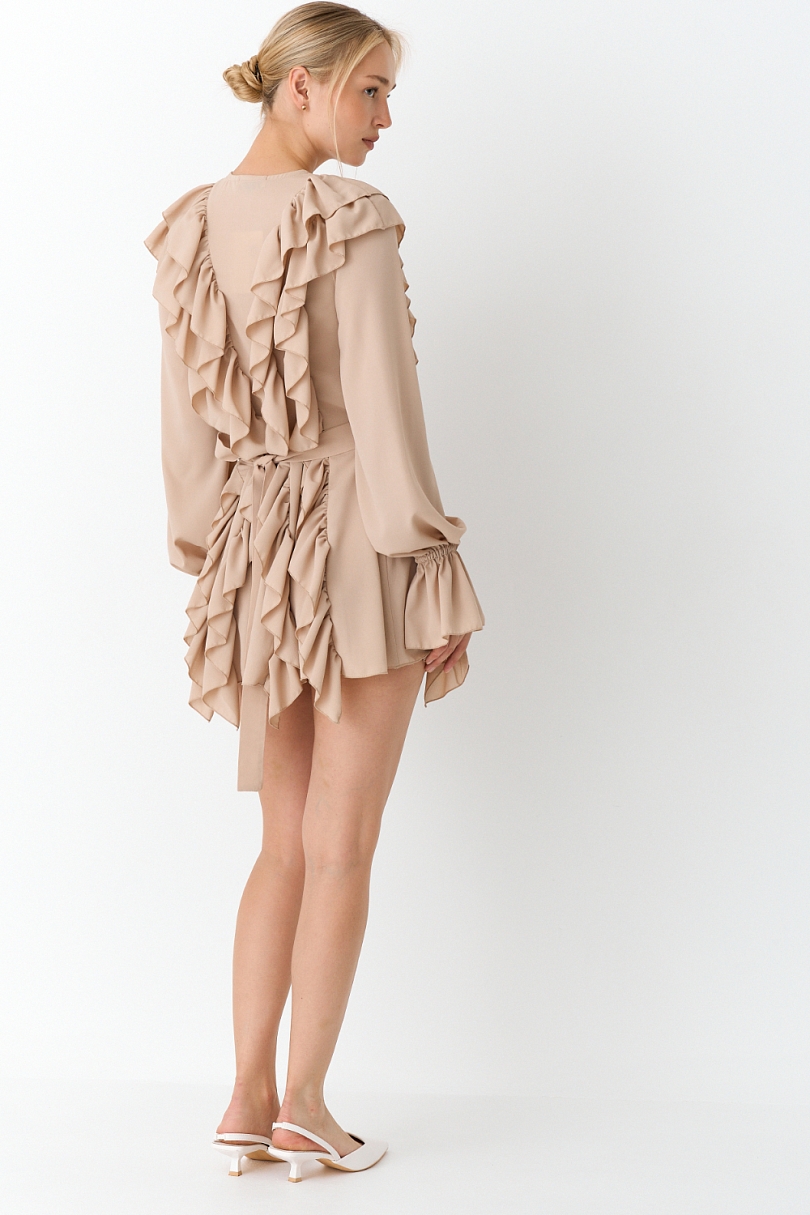 Платье с драпировкой и шнуровкой