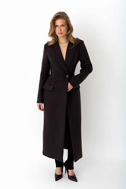 Пальто силуэтное с акцентными плечами