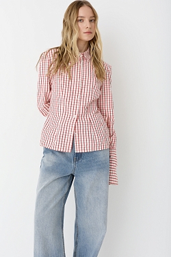 Рубашка приталенного кроя с акцентными манжетами