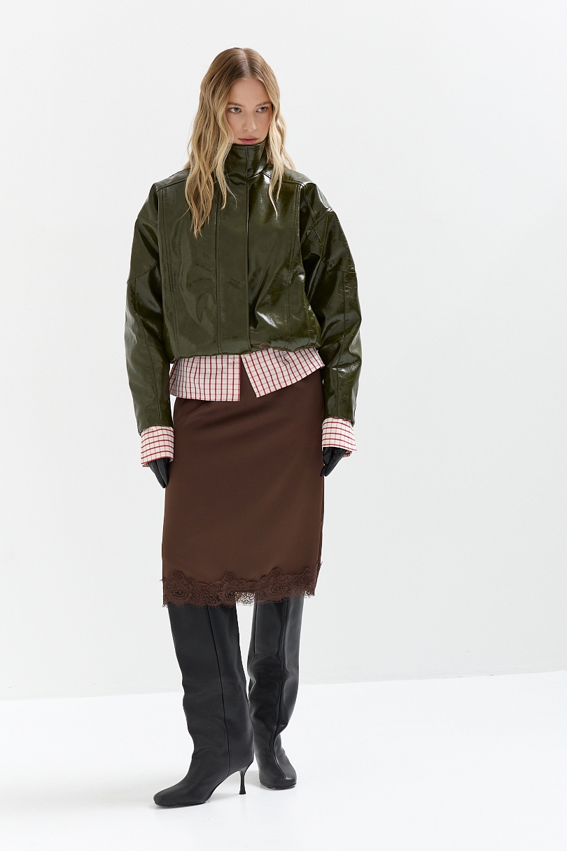 Бомбер из лакированной экокожи утепленный