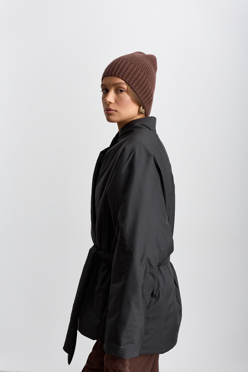 Куртка с цельнокроеным рукавом с поясом