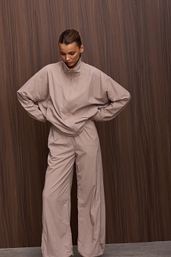 Ветровка из облегченной ткани