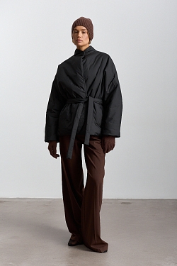 Куртка с цельнокроеным рукавом с поясом