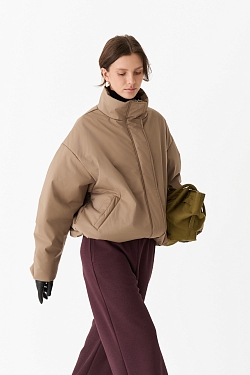 Бомбер утепленный со сборками по рукаву