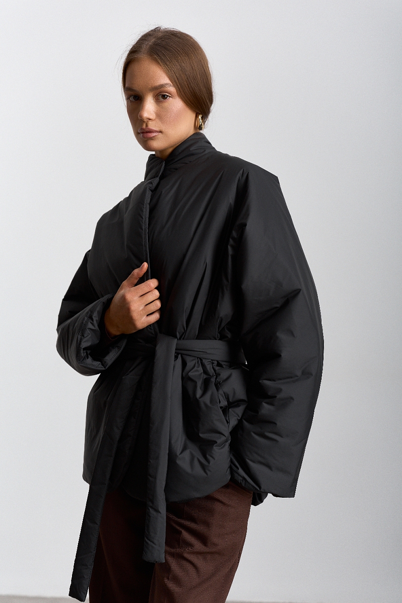 Куртка с цельнокроеным рукавом с поясом