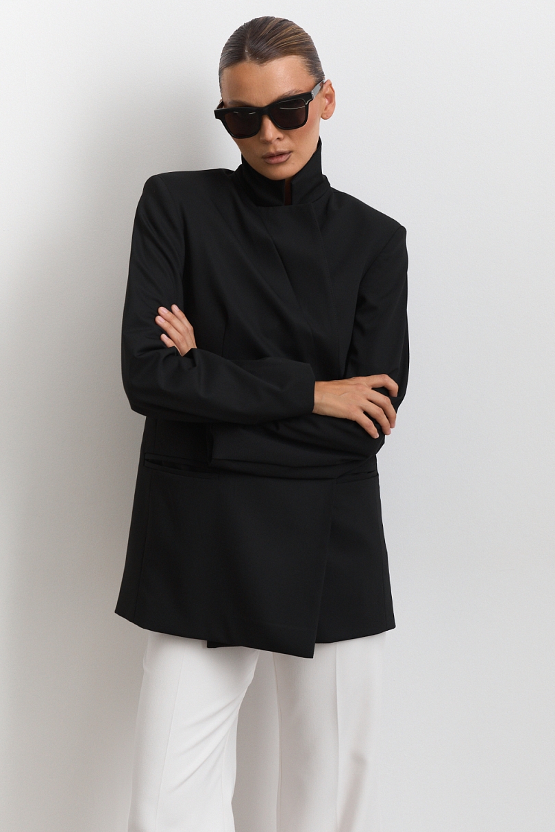 Жакет двубортный со смещенной застежкой