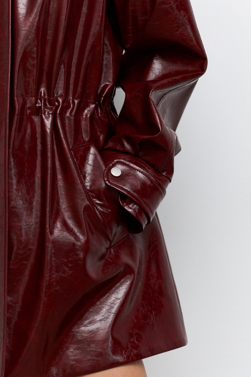 Парка из лакированной кожи утепленная