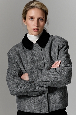 Бомбер из шерсти утепленный с контрастным воротником