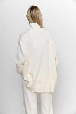 Свитер c горлом oversize