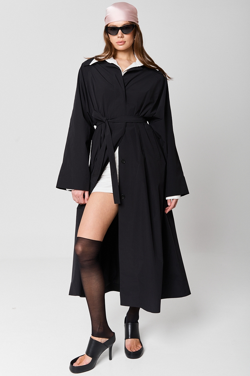 Тренч облегченный из технологичной ткани