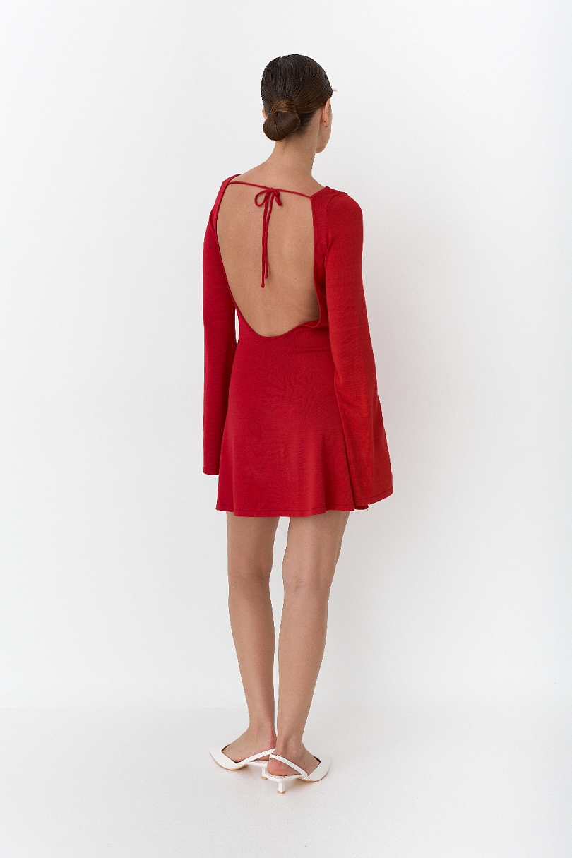 Платье мини из трикотажа с открытой спинкой 