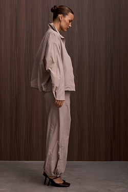 Ветровка из облегченной ткани