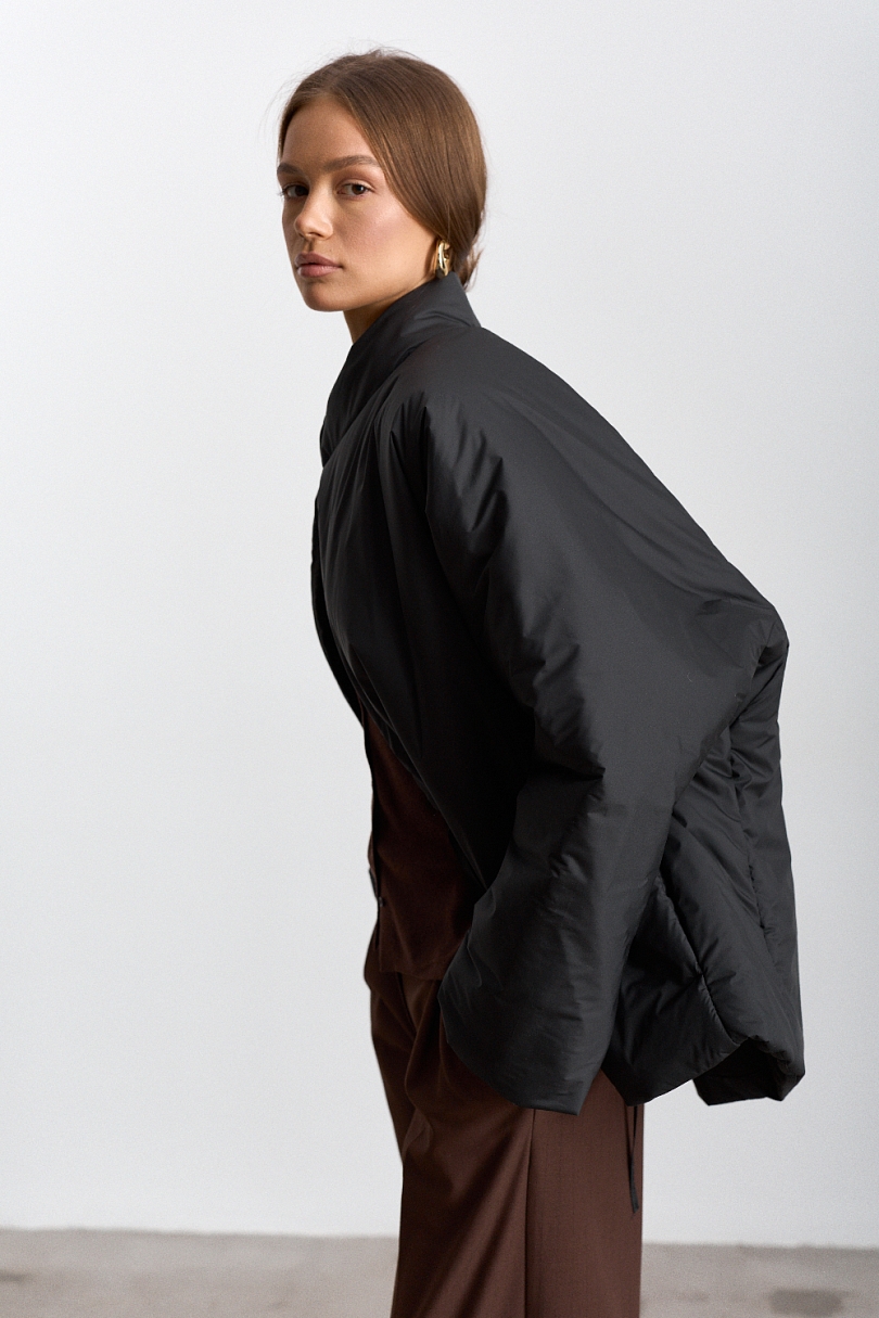 Куртка с цельнокроеным рукавом с поясом