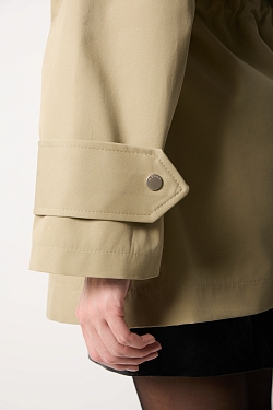 Ветровка с асимметричной планкой со съемным утеплителем