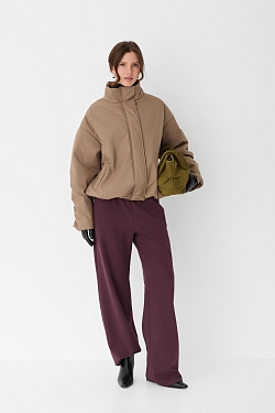 Бомбер утепленный со сборками по рукаву